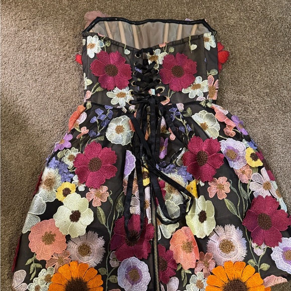 Bouquet Maraya Mini Dress - Picture 4 of 12